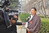 西藏自治区全国人大代表旺堆接受区内外媒体采访。
