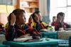 3月17日，在果洛藏族自治州甘德县岗龙乡寄宿制中心小学，学生在上课。