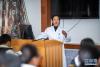 西藏藏医药大学色珍老师在给19级本科生教授方剂学课程（3月23日摄）。