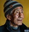这是在拉萨市当雄县宁中乡麦灵村拍摄的次仁老人肖像（4月16日摄）。新华社记者 孙瑞博 摄