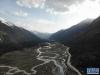 这是5月1日在西藏林芝市工布江达县拍摄的新措旁的桑通牧场（无人机照片）。新华社记者 孙瑞博 摄