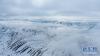 图为玛多县境内的雪景。新华网发（李友崇摄）