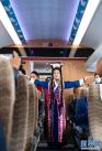 西藏首列复兴号的列车员在进行当地服饰表演（6月25日摄）。新华社记者 普布扎西 摄