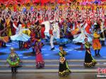 西藏拉萨举办大联唱晚会庆祝建党100周年