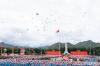 8月19日，在庆祝西藏和平解放70周年大会上，和平鸽展翅高飞。华社记者 翟健岚 摄
