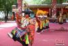 图为9月8日，藏传佛教僧人在扎什伦布寺几吉朗卡表演跳神。 中新社记者 江飞波 摄