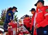 11月4日，工作人员向青年志愿救援队介绍消防设备。新华社记者 晋美多吉 摄