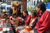 2011年5月23日，藏历年被批准列入第三批国家级非物质文化遗产名录。藏历年是藏族人民在劳动生产过程中创造的节日，是一年中亲朋好友欢聚的最佳时节。图为准备好年货后，罗布扎西一家围坐一堂，话变化，谈未来。伦珠泽仁 摄
