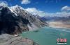 2月16日，西藏昌都然乌湖。（无人机照片）
