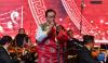 2月18日，演奏家次旦在2023年藏历新年音乐会上表演鹰笛独奏《雪域牧歌》。新华社记者 晋美多吉 摄