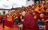 图为6月12日，班禅与西藏昌都强巴林寺僧众合影。