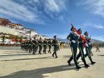 “升国旗、唱国歌” 纪念西藏民主改革65周年