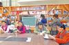 日喀则市定结县琼孜乡羌姆村村民在农家书屋里阅读书籍。本报记者 洛桑 摄