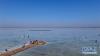 这是9月23日拍摄的茶卡盐湖“天空之镜”景区一角（无人机照片）。