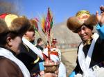 迎接春天的典礼——西藏各地举行春耕仪式