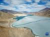 这是位于西藏自治区阿里地区日土县的班公湖，也称班公错（2022年4月5日摄，无人机照片）。新华社记者 姜帆 摄