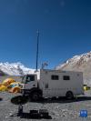 这是珠峰登山大本营的气象应急保障车（5月3日摄）。