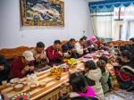 西藏：搬迁群众欢度“古突”之夜