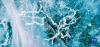 这是琼穆岗嘎冰川冰湖湖面的“气泡冰”（手机照片，2月20日摄）。新华社记者 沈虹冰 摄