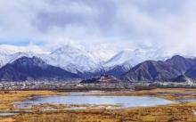 西藏：绘就“人水和谐”生态画卷