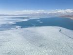 西藏阿里：冰雪消融 玛旁雍错开湖